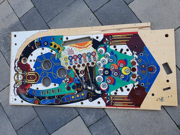 Eight Ball Deluxe Mirco playfield